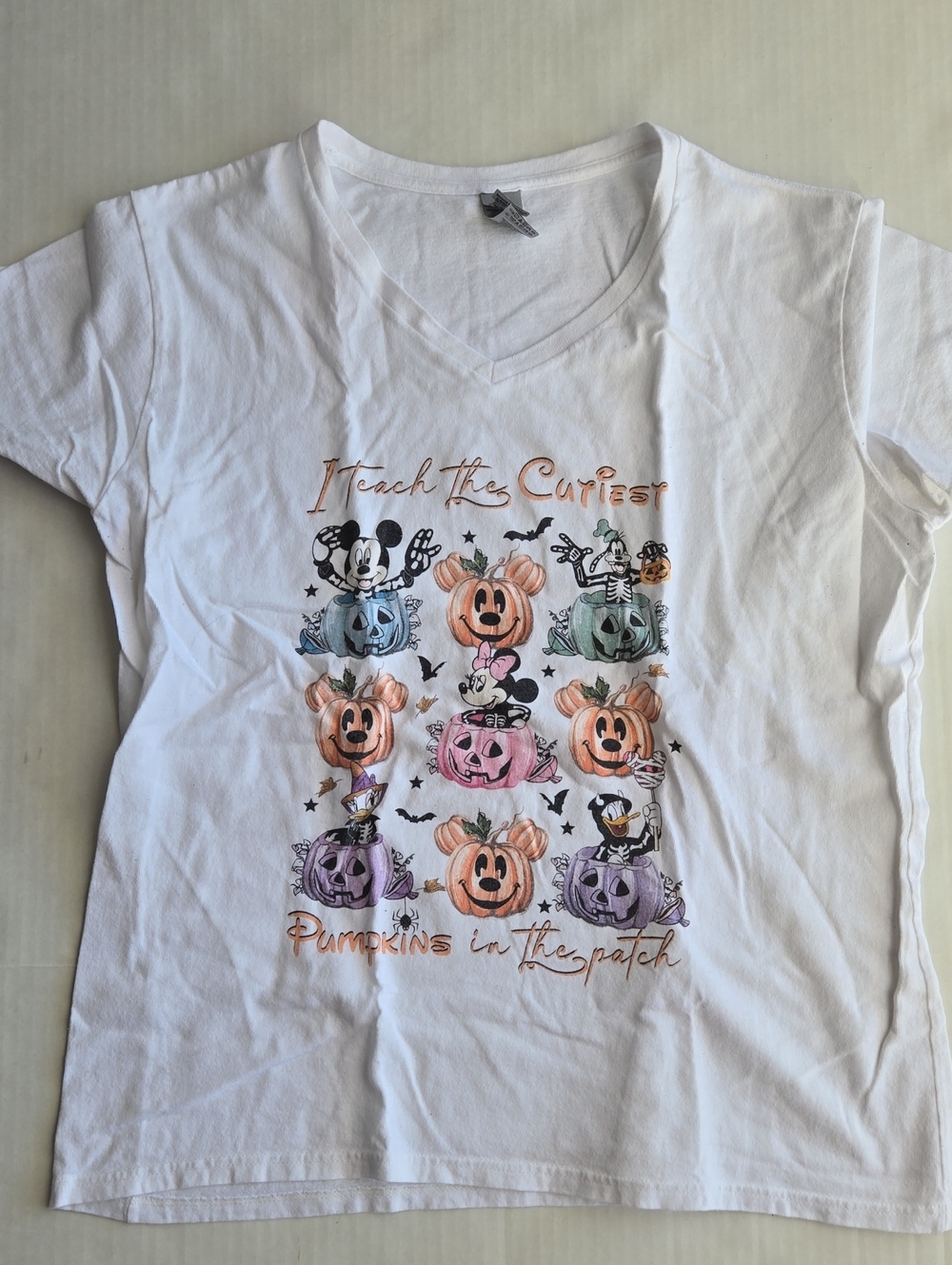 Disney Gildan Heavy Cotton White  Women's V-Neck Pumpkin Patch Graphic Tee, XLL